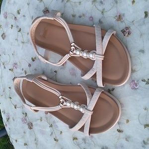 Women's flat Sandals Beige and off white size 40 - US 9 medium.  NWOB !